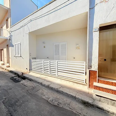 Casa Nonna Uccia Tatil Evi Pisignano (Lecce)